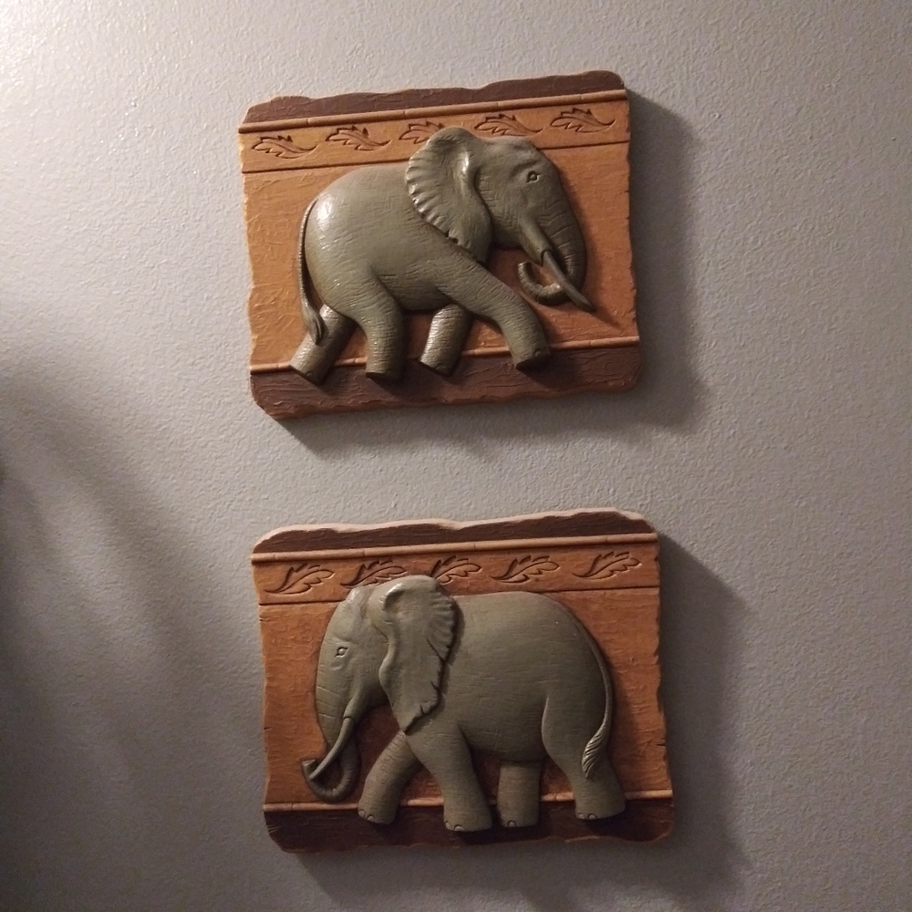 Home interiorTwo Elephant pictures